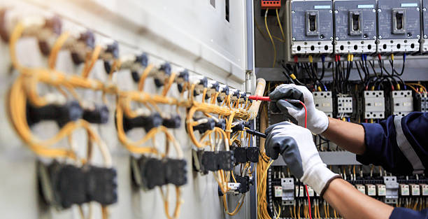 Professional Electrician technician working in Crystal Lake, IL